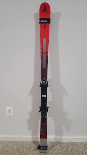 *New* Atomic Redster G9 159cm skis with binding