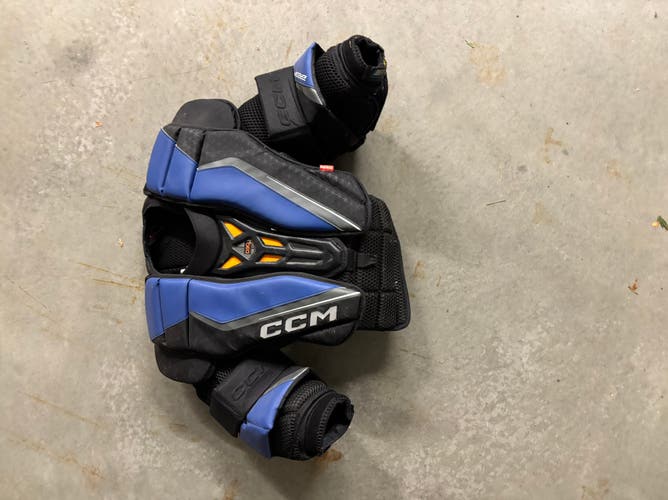 Medium CCM EFLEX 6 Goalie Chest Protector (Used)