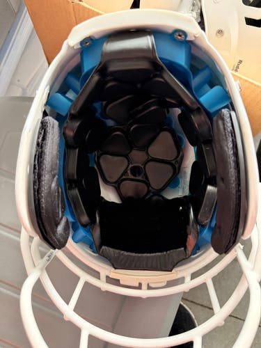 Large Adult Schutt Vengeance Pro Helmet (Used)