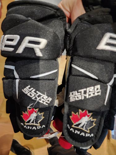 Bauer Supreme Team Canada Ultrasonic Gloves 13" Pro Stock (Used)