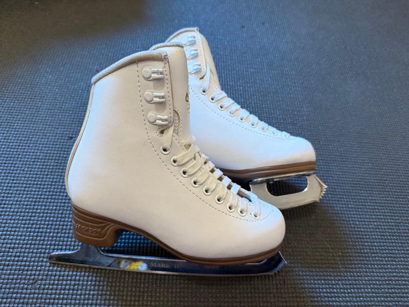 Jackson Excel Figure Skates, Size 1C (gently used)