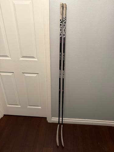 2 Used Intermediate Bauer Right Handed P92  Vapor 3X Hockey Sticks