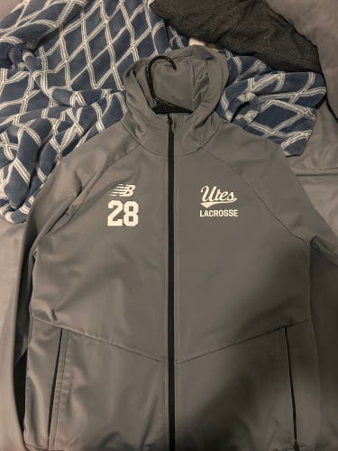 Gray Men's Large New Balance Sweatshirt (Used)