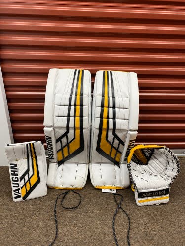 33" Vaughn Ve8 Pro Carbon Regular Goalie Full Set