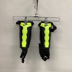 Used Nike Soccer Shin Guards Junior Green SM 11851-S000039506