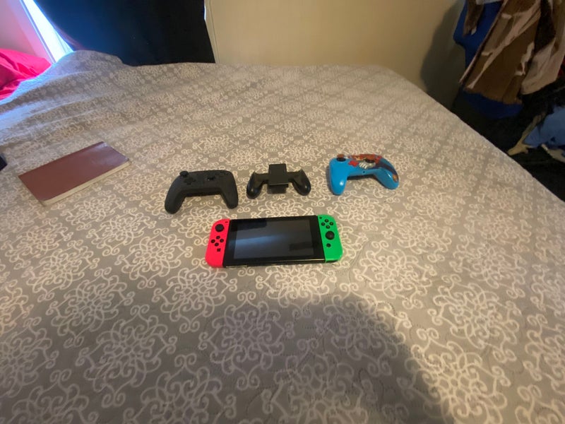 Nintindo Switch (New)