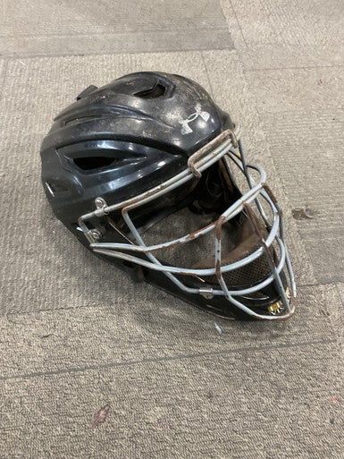 Used Under Armour UAHG2-YS Catchers Helmet w/Mask Black SM 11614-S000224377