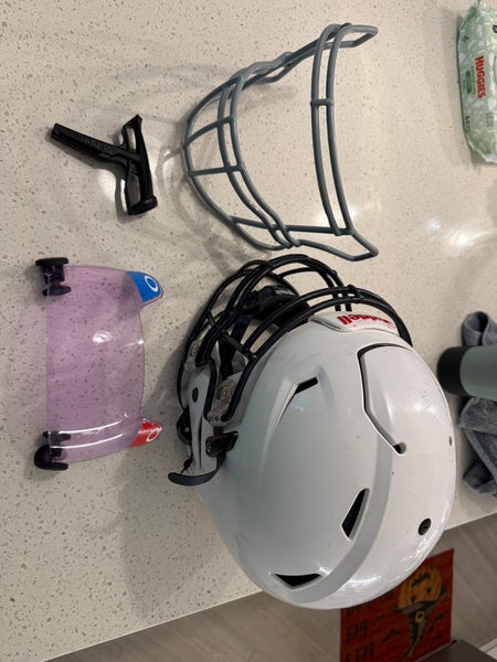 Medium Youth Riddell SpeedFlex Helmet (Used)