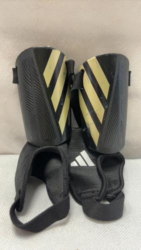 Used Adidas Soccer Shin Guards Junior Black SM 11490-S000266811