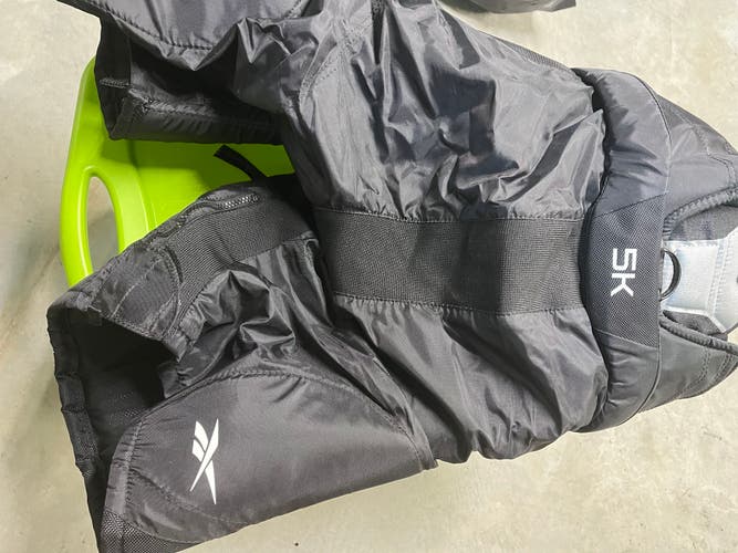 Men's Senior XL Reebok 5k Hockey Pants (Used)