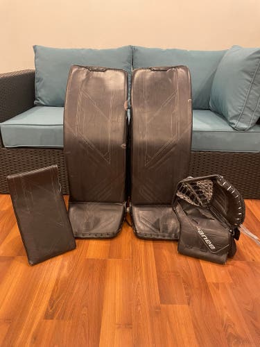 35" 2022 Bauer Mach Regular Goalie Full Set (Used)