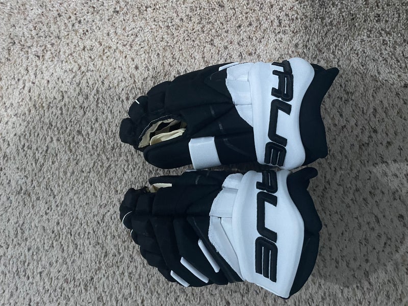 True Catalyst 9X Pro Gloves 14" Pro Stock (Used)
