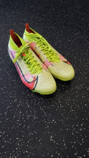 Used Nike Soccer Cleats Neon Green Senior 9.5 11849-S000033142