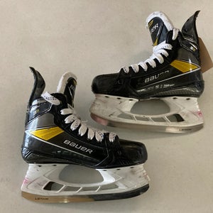 Used Junior Bauer Supreme 3S Pro Hockey Skates Size 3.5