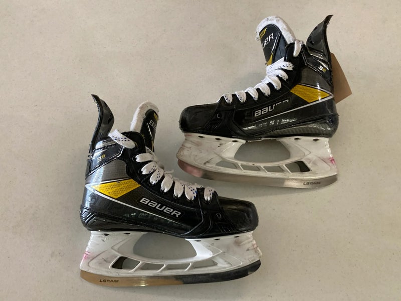 Used Junior Bauer Supreme 3S Pro Hockey Skates Size 3.5