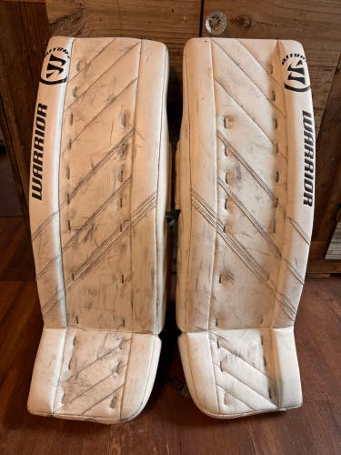 31” Warrior Ritual G4 Goalie Leg Pads (Used)