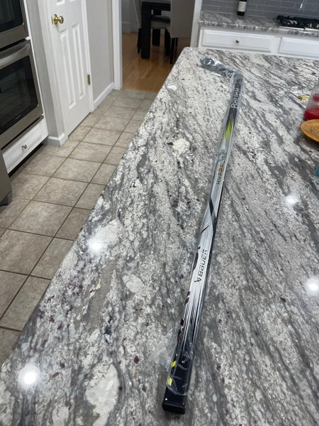 Senior Bauer Vapor Hyperlite 2 Left Hand Hockey Stick P28 (New)