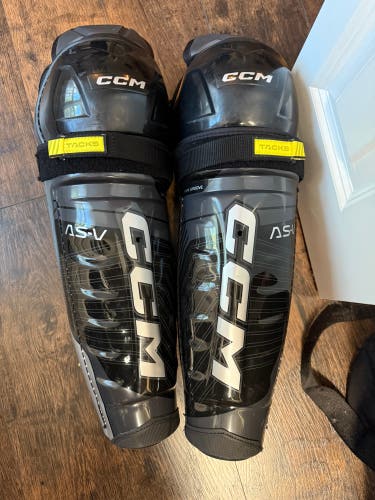 Senior CCM Tacks AS-V 16" Shin Pads (Used)
