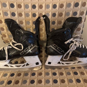 2023 CCM JetSpeed FT690 Hockey Skates Regular Width 8.5 (Used)