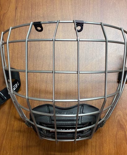 Small Bauer Profile III Full Cage (Used)