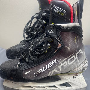 Bauer Vapor Hyperlite Hockey Skates Senior size 7 Fit 3 (Used)