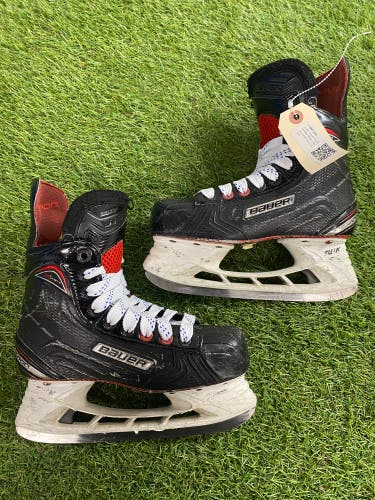 Junior Bauer Vapor Hockey Skates Regular Width Size 3 (Used)