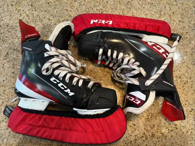 CCM JET SPEED FT485 ICE HOCKEY SKATES,ADULT SIZE 8.5 Regular SKATE 10 Used 5x times