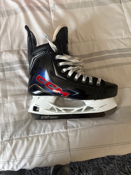 2025 CCM JetSpeed FT8 Pro Hockey Skates Regular Width Size 5.5 (New)