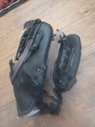 RH Mizuno Prospect Series PowerClose Baseball Glove 9" (Used)