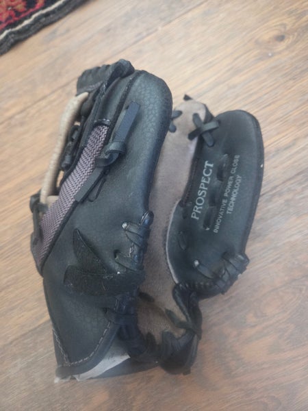 RH Mizuno Prospect Series kids PowerClose Baseball Glove 9" (Used)