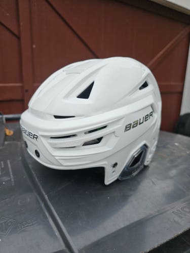 Small Bauer Re-Akt 155 Helmet (Used)