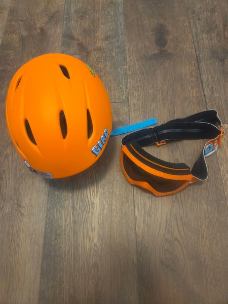 Kid's Small Giro Launch ski/snow Helmet and Chico goggle combo (Used)