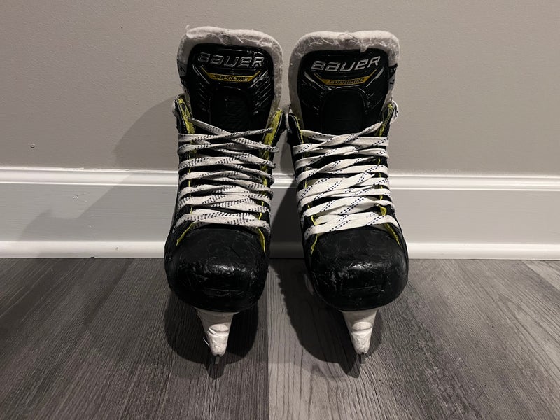 2024 Bauer Supreme M4 Hockey Skates Size 4 (Used)