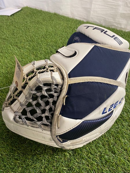 Blue Senior True L20.2 Pro Goalie Gloves & Blockers Regular Pro Stock (Used)