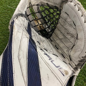 True L20.2 Pro Goalie Gloves Pro Stock | Senior Regular