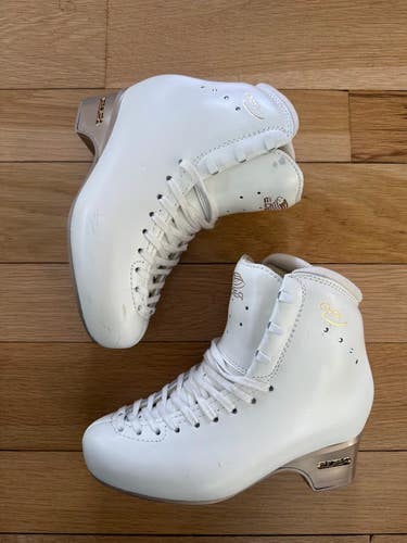 EDEA Chorus Figure Skates 240B  (Used)