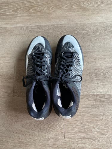 Men's Size M 12.0 (W 13.0) Nike VPR Low Top Molded Cleats (Used)