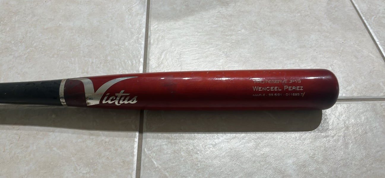 Victus Bat (-3) 31 oz 33.5" (Used)
