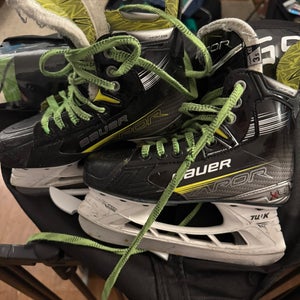 2023 Bauer Vapor X4 Hockey Skates Extra Wide Width Size 3.5 (Used)