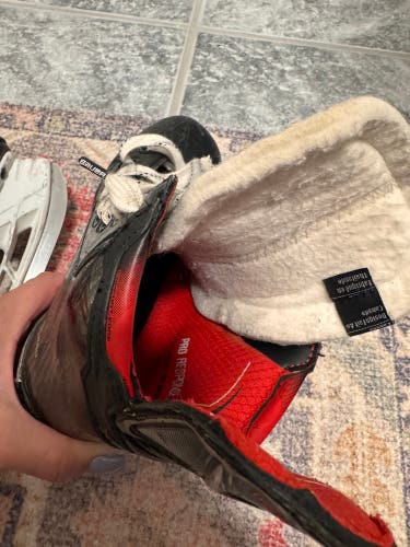 2023 Bauer Vapor X5 Pro Hockey Skates Regular Width 13.5 (Used)