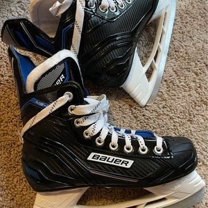 Bauer Vapor Hockey Skates (Used)