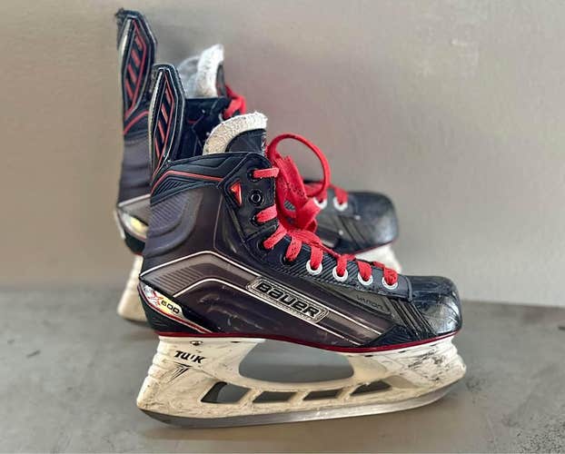 Bauer Vapor Hockey Skates (Used)