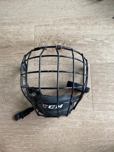 Medium CCM FM580 Full Cage (Used)