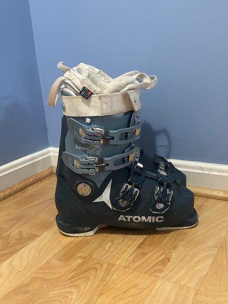 Women's Atomic All Mountain Hawx 95 Ski Boots Medium Flex, Size: 24 & 24.5 (Used)