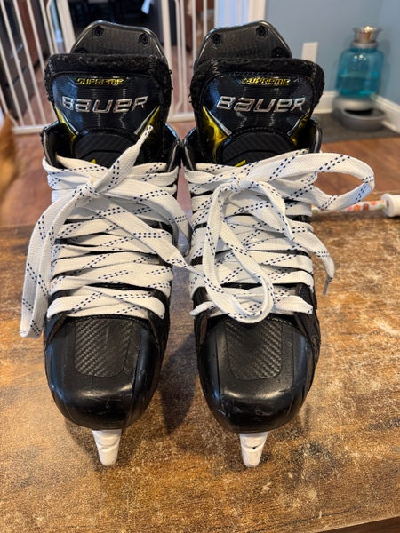 2020 Bauer Supreme UltraSonic Hockey Skates Extra Wide Width 7.5 (Used)