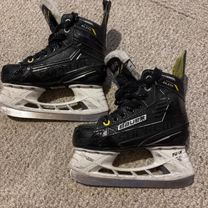 2022 Bauer Supreme Elite Hockey Skates Regular Width Size 1 (Used)