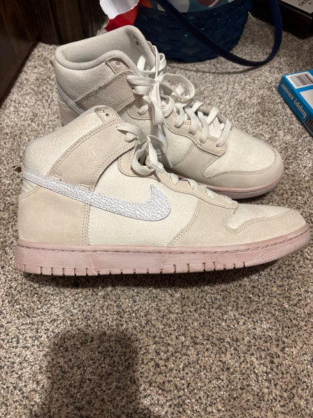 Unisex Size M 10.5 (W 11.5) Adult Nike Shoes (Used)