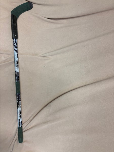 Youth Franklin Right Handed Hockey Stick (Used)