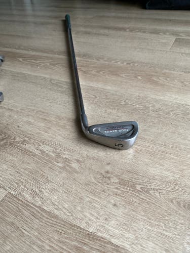 Men's Tour 5 Iron Right Handed Steel Shaft (Used)