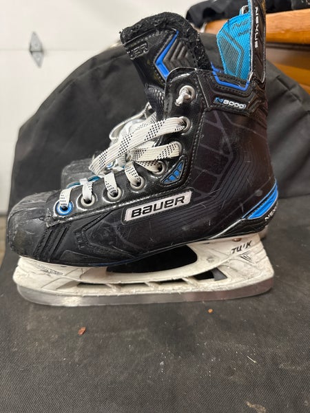 2016 Bauer Nexus N8000 Hockey Skates Size 4 (Used)